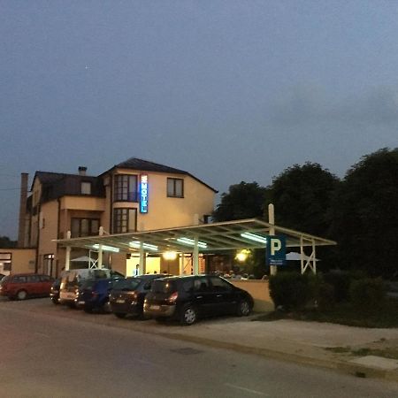 Motel Otoka Donji Vakuf Zewnętrze zdjęcie